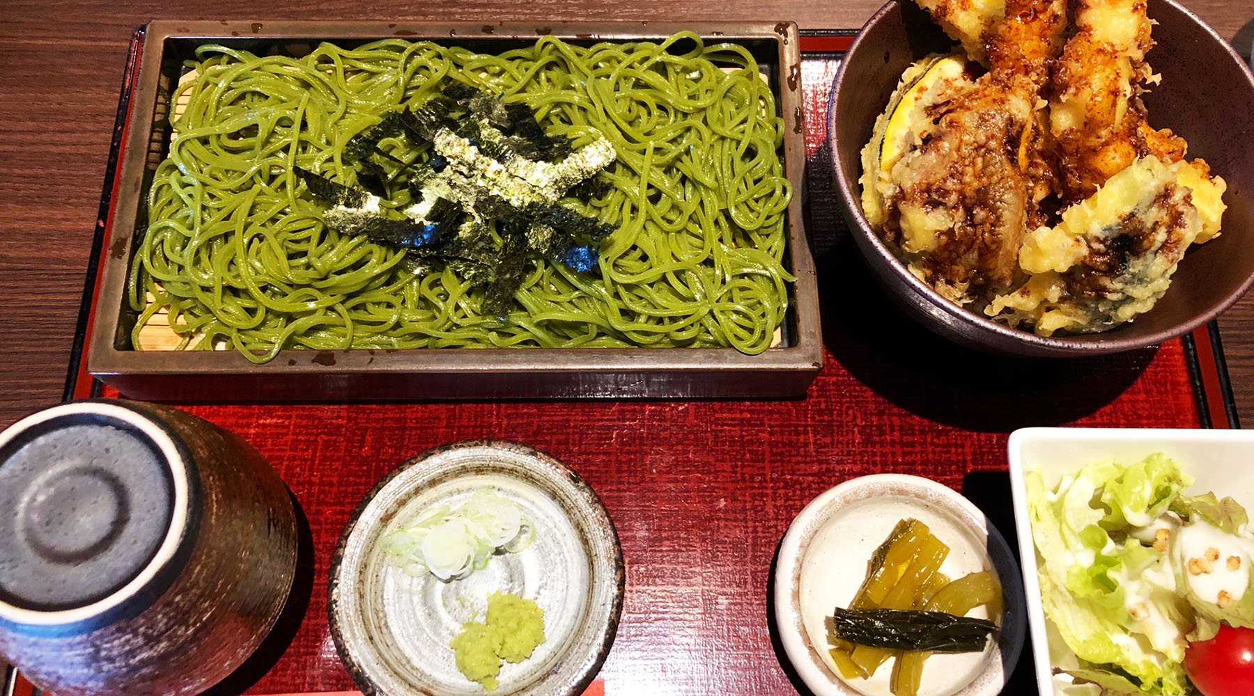 浦和駅西口の手打蕎麦松月の茶そばとランチ丼