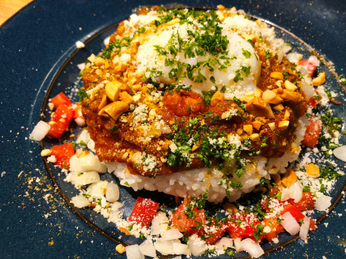 【ワイン食堂ペコリーノ】ドライカレー温玉のせ【※期間限定ランチ※】