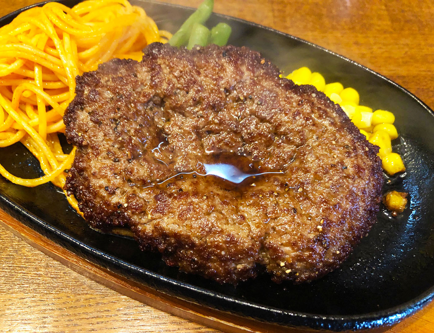 ビア＆レストラン アイル・アイル特製ハンバーグステーキ