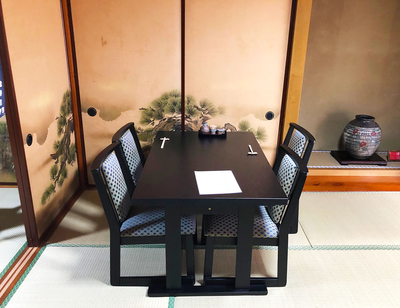 【日光駅近く】手打ちそば処あまの・続きの和室の客席はすべてテーブル席