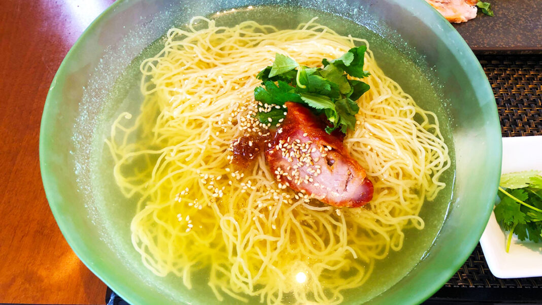 彩湖・広東式釜焼き叉焼入り冷麺